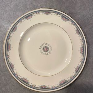 Royal Doughton Albany Fine Bone China